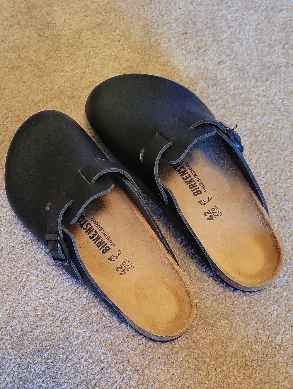 Boston BS SmoothBlack Leather Sandal - Size 42EU.